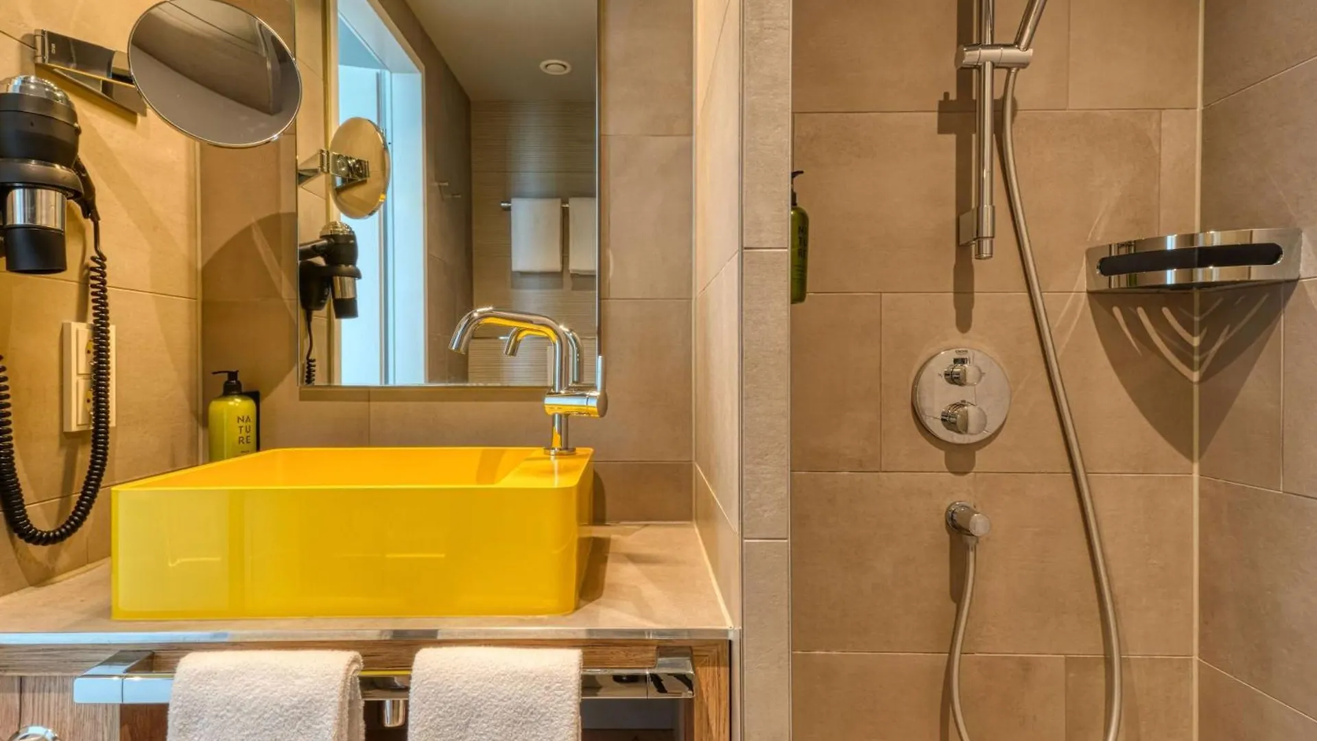 ***  Hotel NinetyNine Bergedorf Hamburg Deutschland